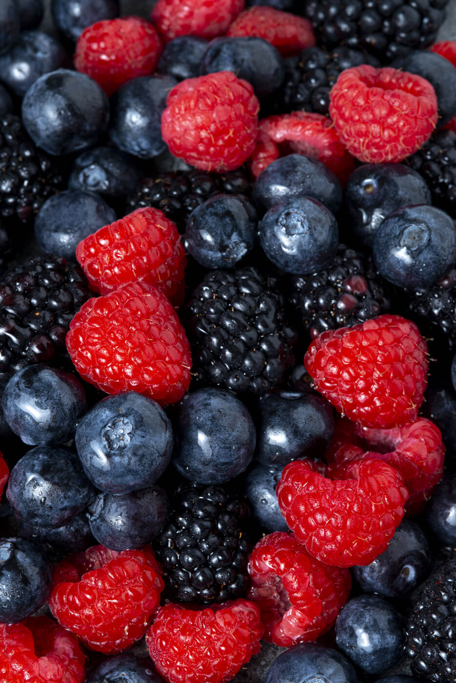 top-view-raspberries-blackberries-blueberries (1)